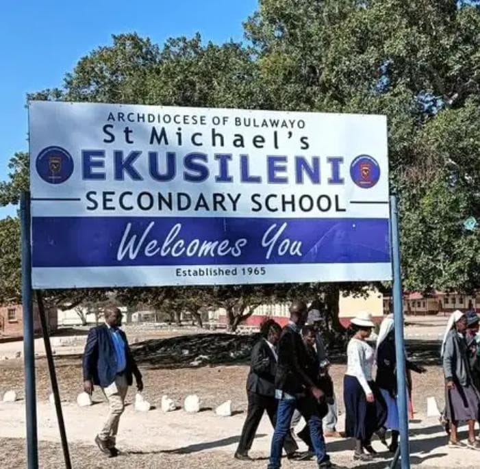 Ekusileni High School